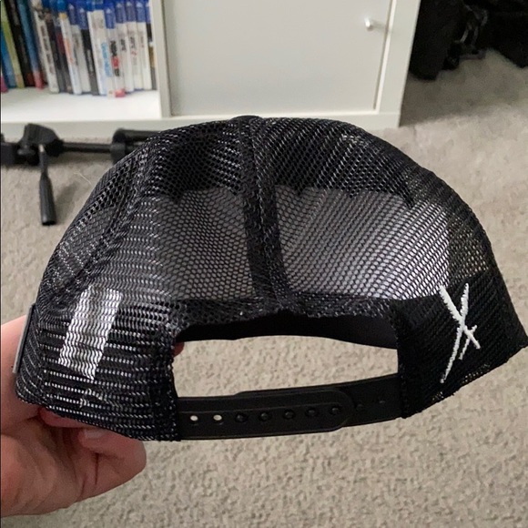 Hyraw Hat - Picture 2 of 2